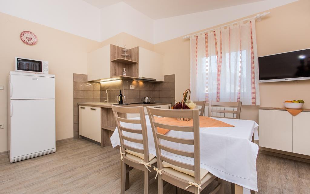 Apartments Polonijo Baška Esterno foto